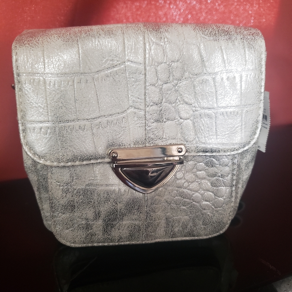 Express crossbody silver and white bag